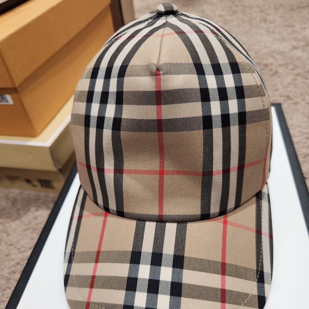 🆕️ Burberry Cap